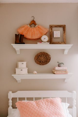 little girl room shelves